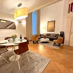 Appartement Pierre Charron C Parijs