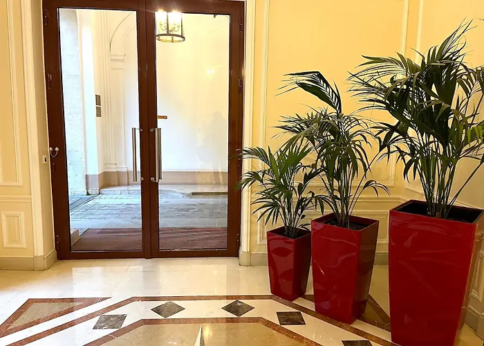 Apartment Pierre Charron C *
