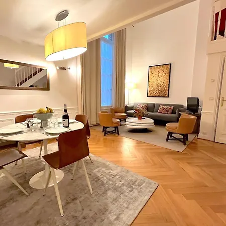 Appartement Pierre Charron Paris
